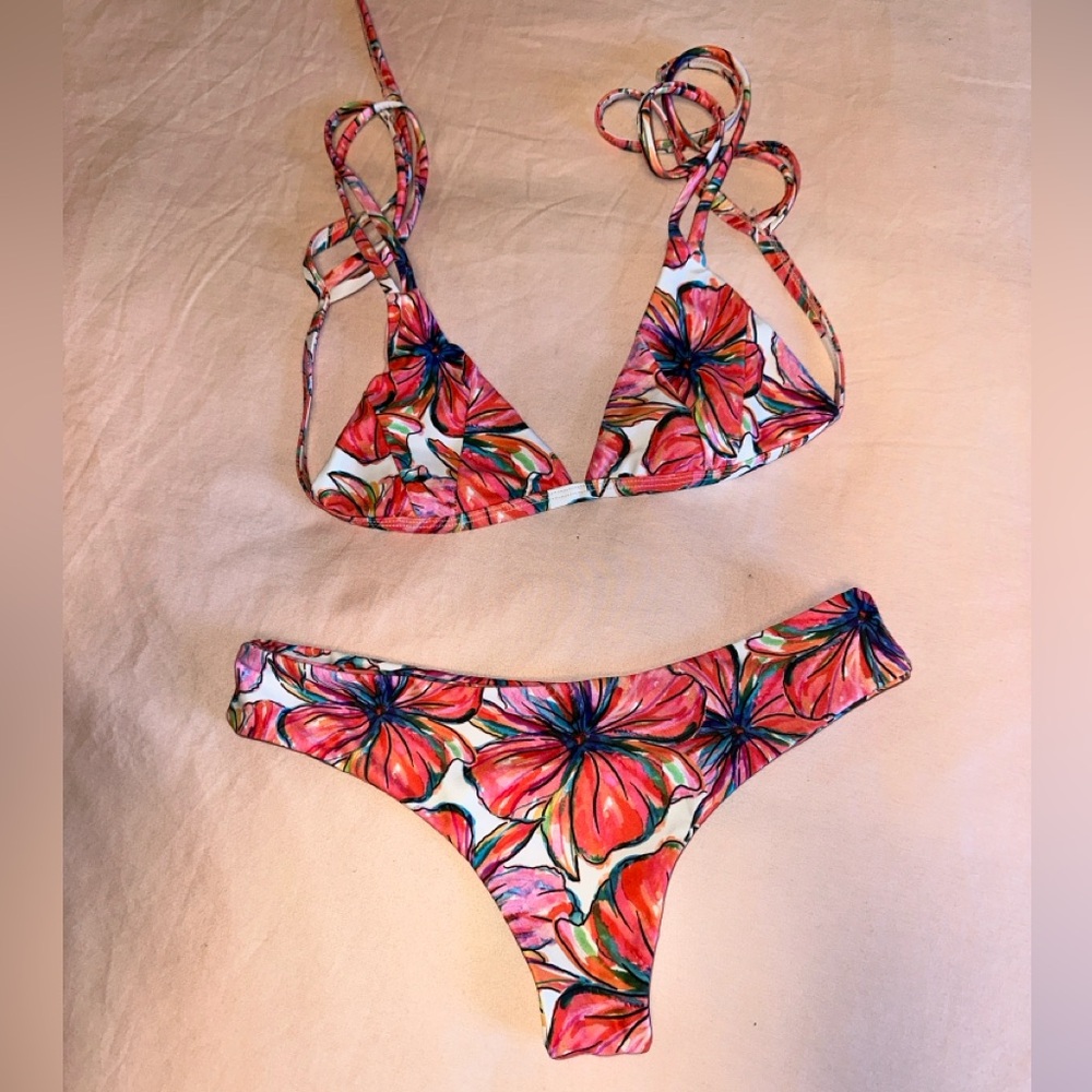 Kulani Kinis Floral Bikini